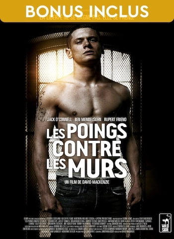 Les poings contre les murs